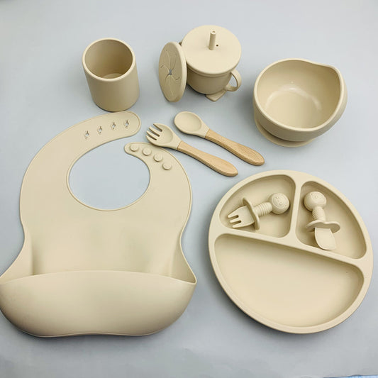 One Piece Complementary Food Feeding with Suction Cup and Silica Gel Bowl 9 Pieces